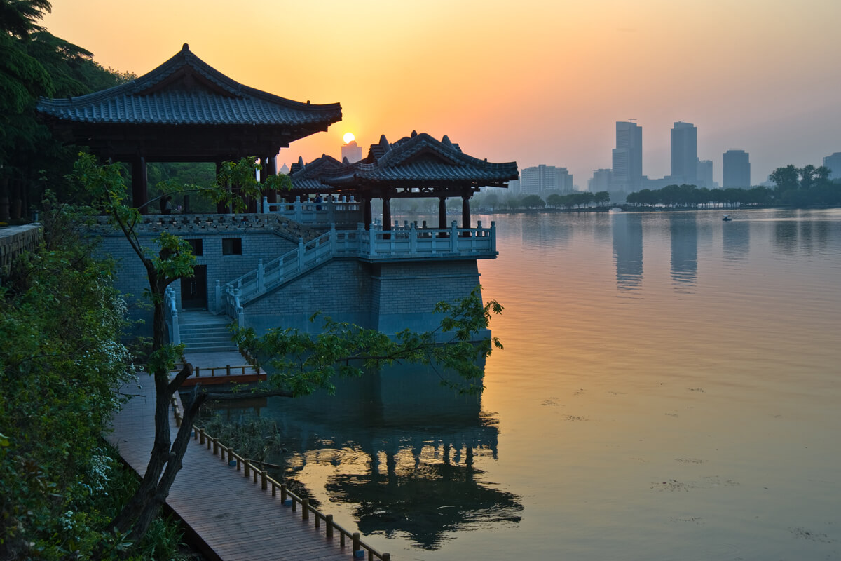 Xuanwu Lake