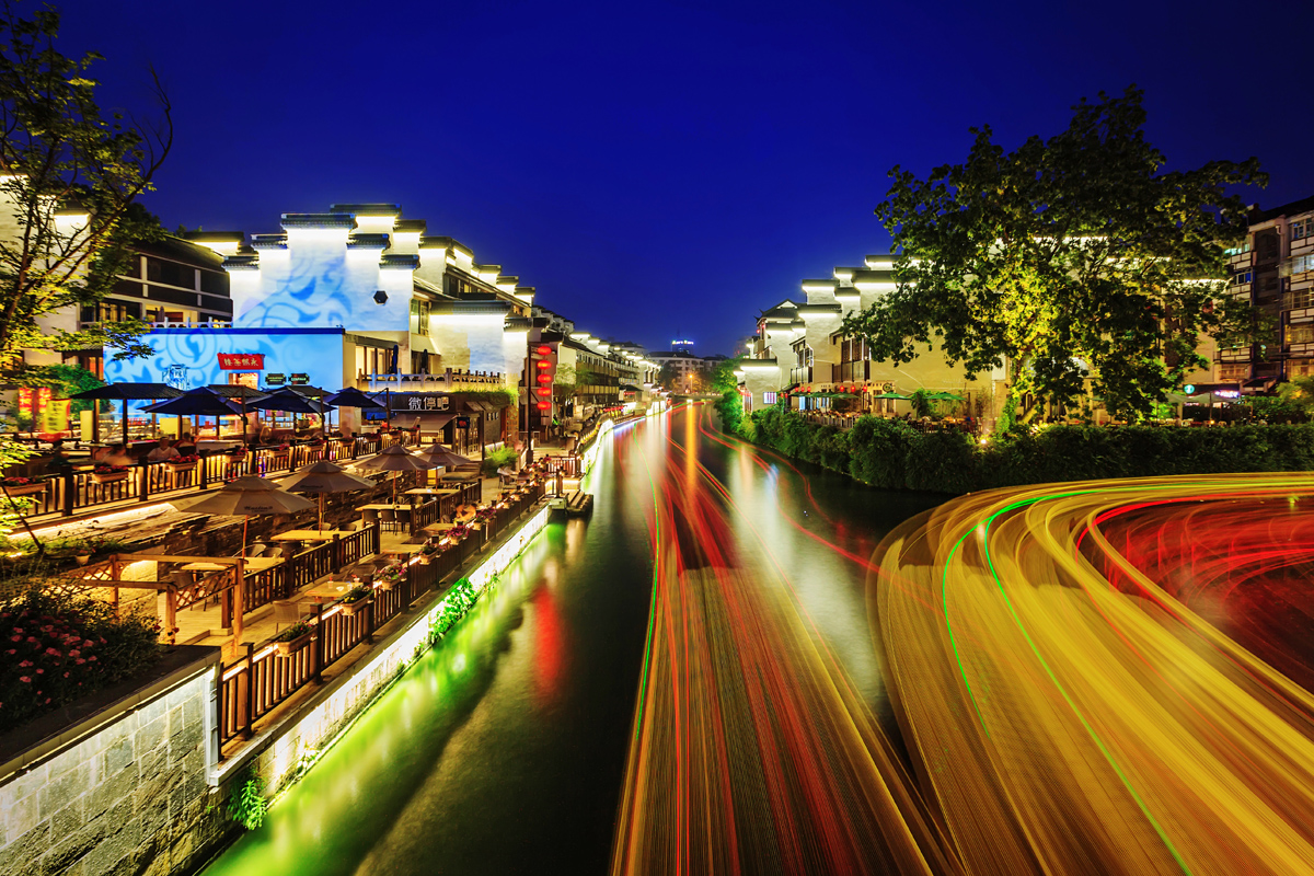 Busy roadway in Nanjing